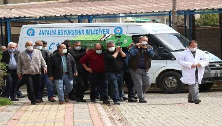 Kocası tarafından öldürülen kadın gözyaşları arasında toprağa verildi