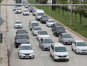 Afyonkarahisar- Antalya yolunda ‘bayram’ yoğunluğu