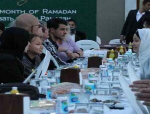 Alanya’da yaşayan 130 milletten yerleşik yabancılar iftar sofrasında buluştu