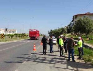 Genç kız yaya geçidinde çarpmanın etkisiyle metrelerce savruldu