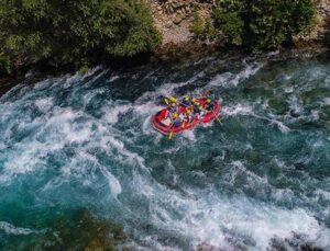 Köprülü Kanyon’da günde 3 bin bot suya iniyor