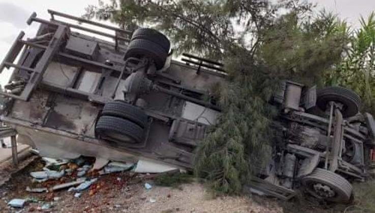 Antalya’da kamyon ile tur otobüsü çarpıştı: 1 ölü, 6 yaralı