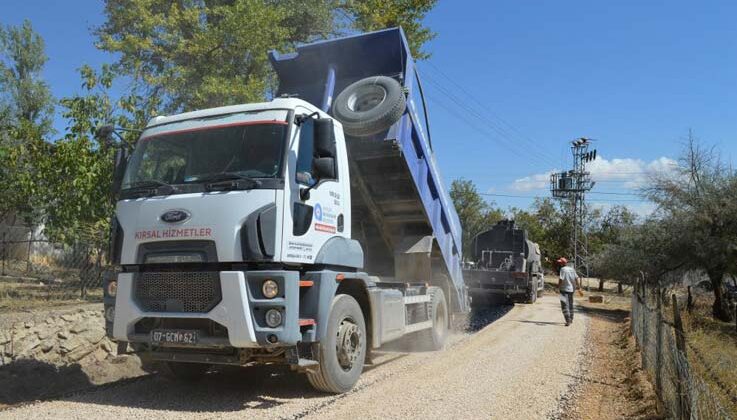 Büyükşehir Belediyesinden, Elmalı’da asfalt çalışması