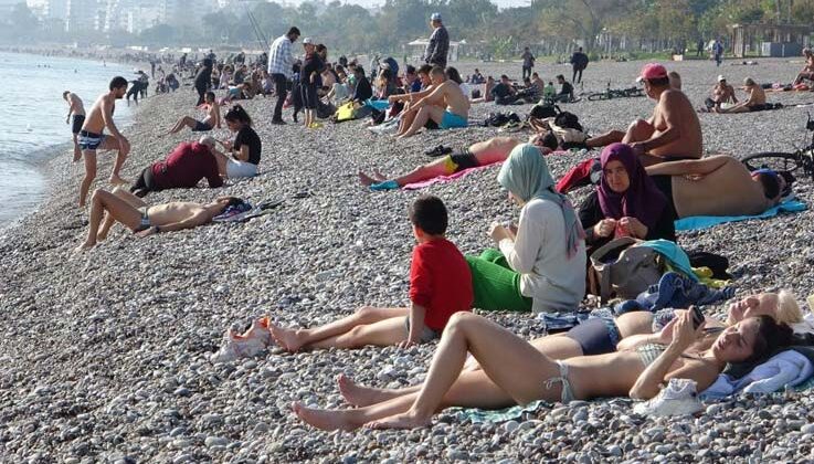 Antalya’da Aralık ayında deniz keyfi