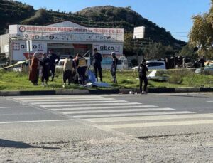 Kamyonetin çarptığı otomobilin sürücüsü, aracından fırlayarak hayatını kaybetti