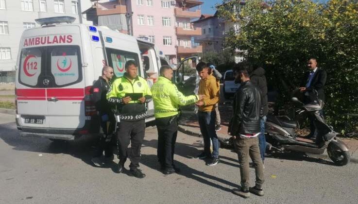 Kaskı sayesinde ölümden döndü, motosikletini emanet etmeden ambulansa binmedi