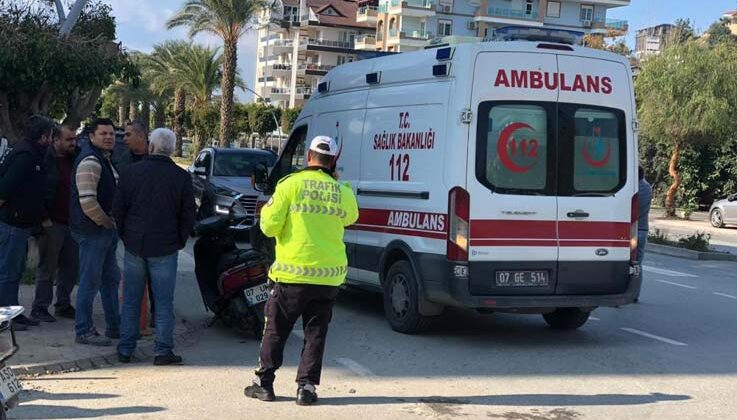 Gazipaşa’da motosikletle otomobil çarpıştı: 1 yaralı