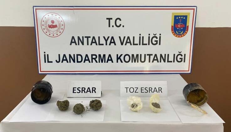 Jöle kutusunun içinden uyuşturucu çıktı