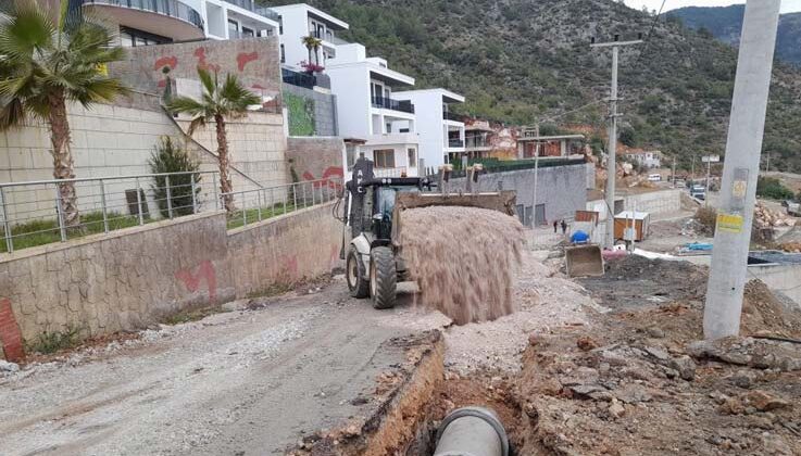 Yağmur suları yoğun çalışmayla kontrol altına alınıyor