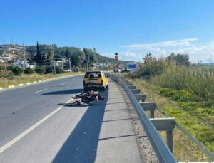 Otomobil ile çarpışan motosikletin sürücüsü ağır yaralandı