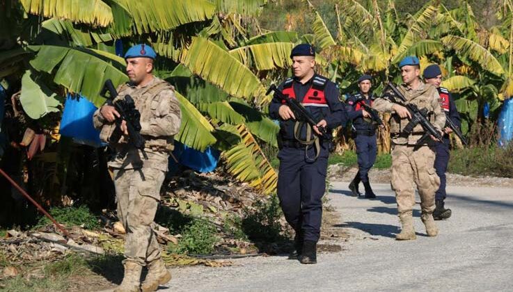 Jandarma komandolar narenciye hırsızları için nöbette