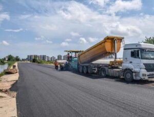 Göksu’ya 8 bin 500 ton asfalt hizmeti