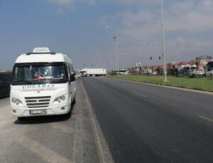 Manavgat’ta minibüs yayaya çarptı: 1 yaralı