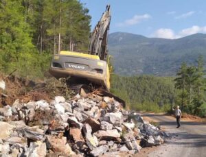 Alanya’da yayla yollarına bakım onarım