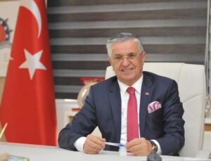 Kemer Belediyesi’nden üniversite öğrencilerine bin 200 liralık eğitim desteği