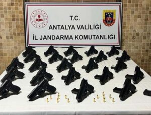 Antalya’da 25 adet ruhsatsız tabanca ele geçirildi