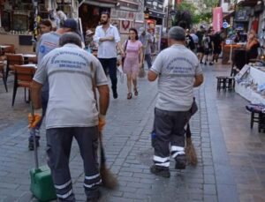 Büyükşehirden Kaleiçi temizliği