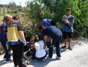 İrlanda Uyruklu turistleri taşıyan VİP tur aracı ışık ihlali yaptı, kırmızı ışıkta bekleyen araca çarptı: 6 yaralı