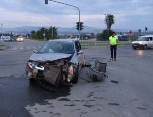 Antalya’da kırmızı ışık ihlali hastanede bitti:3 yaralı