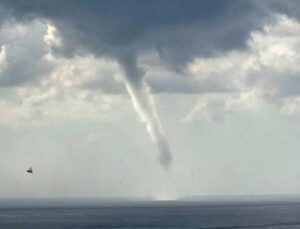 Antalya’da deniz üzerindeki oluşan devasa hortum korkuttu