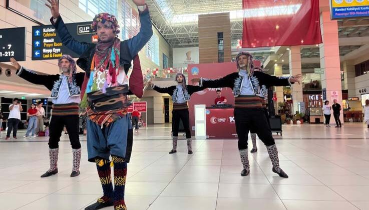 Antalya Havalimanı’nda 100. yıl kutlamaları