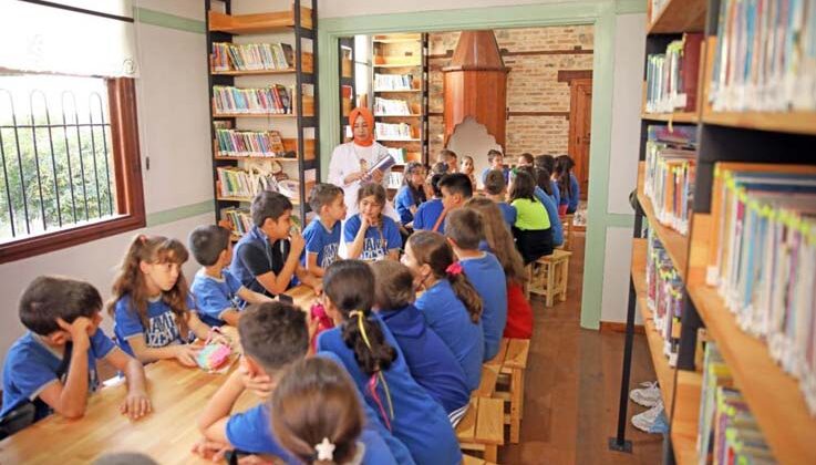Alanya Belediyesi Ebeveyn, Çocuk Atölyesi ve Çocuk Kütüphanesi’ne ziyaretçi akını