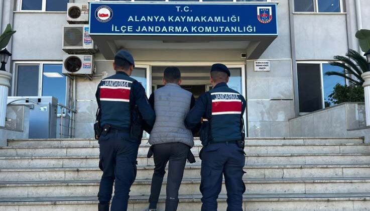 Antalya’da 413 aranan şahıs yakalandı