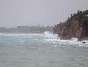 Meteorolojiden Antalya için şiddetli yağış ve fırtına uyarısı!