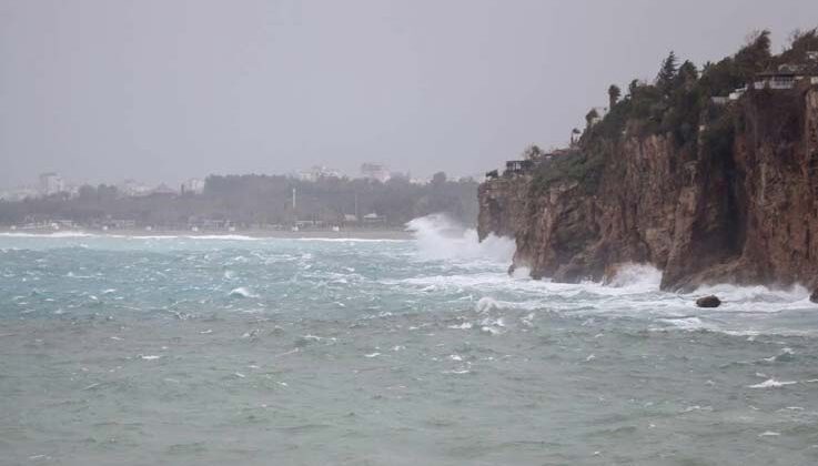 Meteorolojiden Antalya için şiddetli yağış ve fırtına uyarısı!