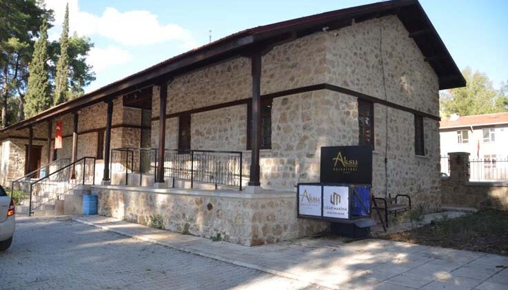 Antalya’da 90 yıllık “Taş Mektep” restore edilerek kütüphaneye dönüştürüldü