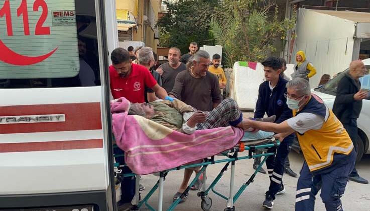 Antalya’da yangın paniği: Yaşlı kadını itfaiye ekipleri son anda kurtardı