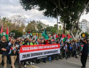 Antalya’da binlerce kişi Filistin’e destek için yürüdü