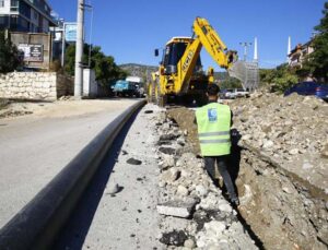 Büyükşehir Demre Gökyazı’da içme suyu hatlarını yeniliyor