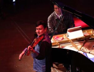 ‘Muhteşem İkili’den kahkaha dolu konser