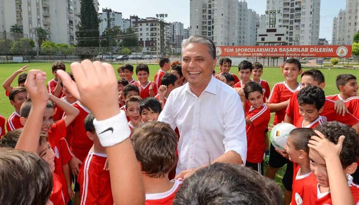 Muratpaşa’dan 94 kulübe 7’şer bin lira destek