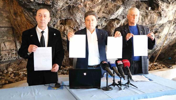 İYİ Parti Antalya’nın yönetim kurulunda 6 istifa
