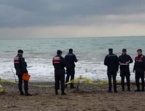 Manavgat’ta sahilde kimliği belirsiz 2 erkek cesedi bulundu