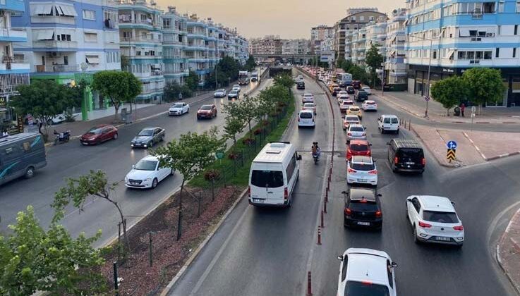Antalya’da motorlu kara taşıtları sayısı 1 milyon 449 bin 123 oldu