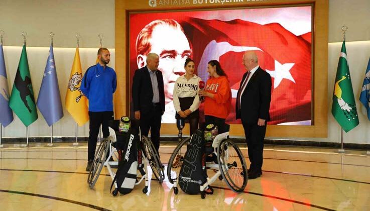 Antalya Büyükşehir Belediyesi’nden engelli milli sporculara ekipman desteği