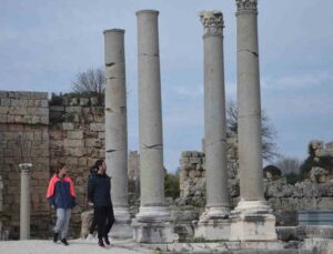 Perge Antik Kenti’nin ziyaretçi sayısı 2023 yılında yüzde 15 arttı