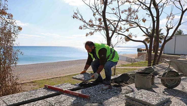 Büyükşehir’in 2. Etap Konyaaltı Sahil Projesi hızla ilerliyor