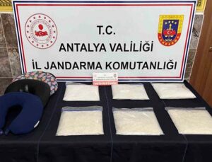 Antalya’da yolcu yastığına saklı 6 kilo uyuşturucu madde ele geçirildi