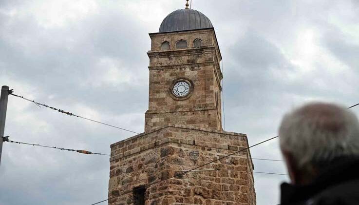 Tarihi Saat Kulesi saatine kavuştu