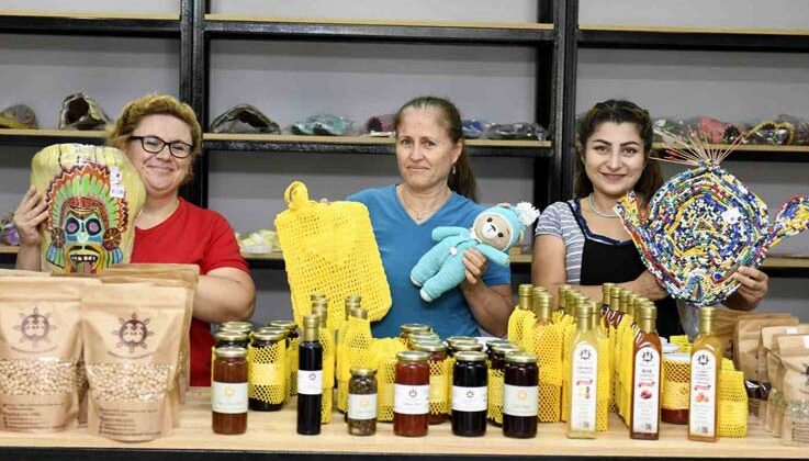Muratpaşa’da kadın kooperatifleri kazandırmaya devam ediyor