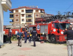 İzmaritten çıkan yangında evdeki anne ve çocukları itfaiye ekipleri kurtardı