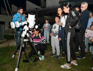 Antalya, Bilim Merkezi’nden dünyanın uydusunu gözlemledi