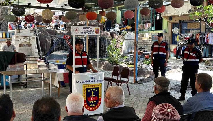 Kaş’ta ‘Mutluluğa kurşun sıkma, geleceğini karartma’ projesi başladı