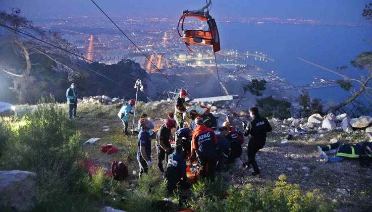 Antalya’da 12 kişinin yargılandığı teleferik kazasının ilk duruşması başladı