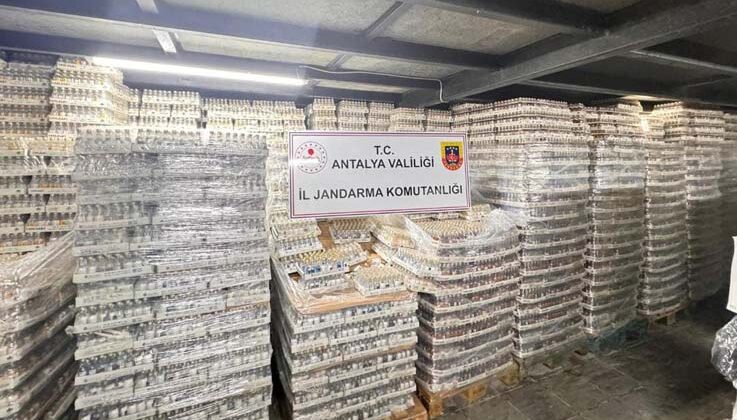 Kemer’de 5 bin 800 litre kaçak içki yakalandı