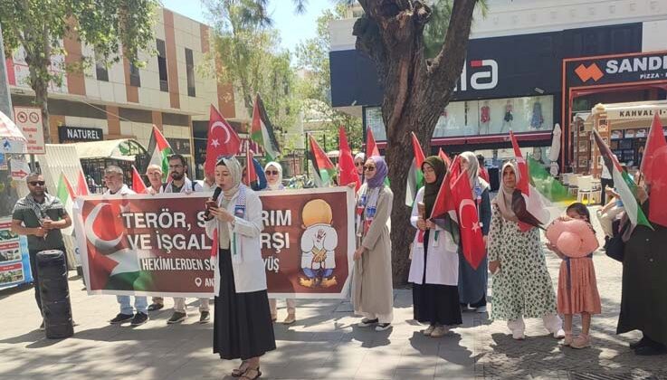 Hekim ve sağlık çalışanlarından Filistin için ‘Sessiz Yürüyüş’